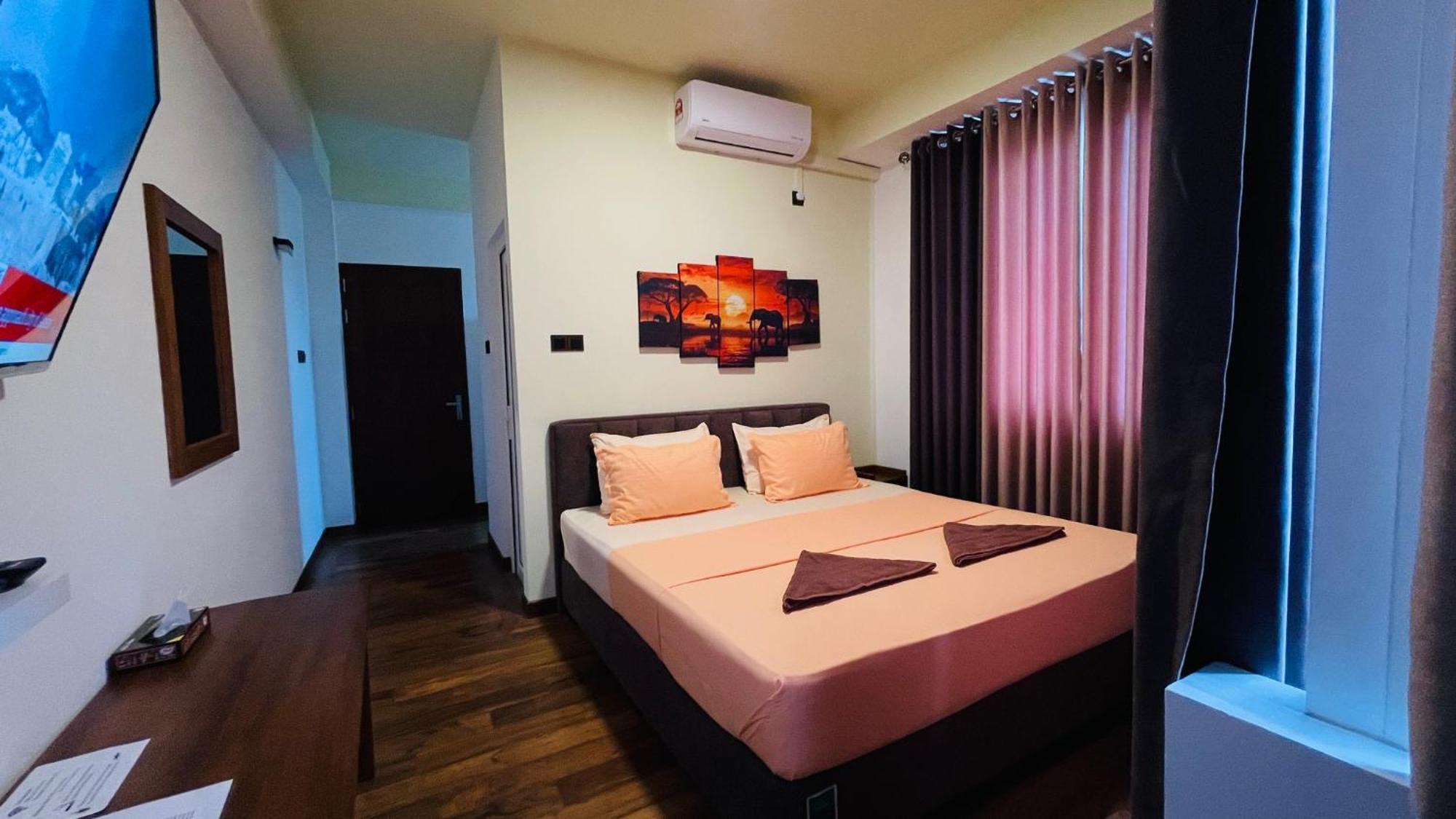 Sun Dove Suite Канди Экстерьер фото