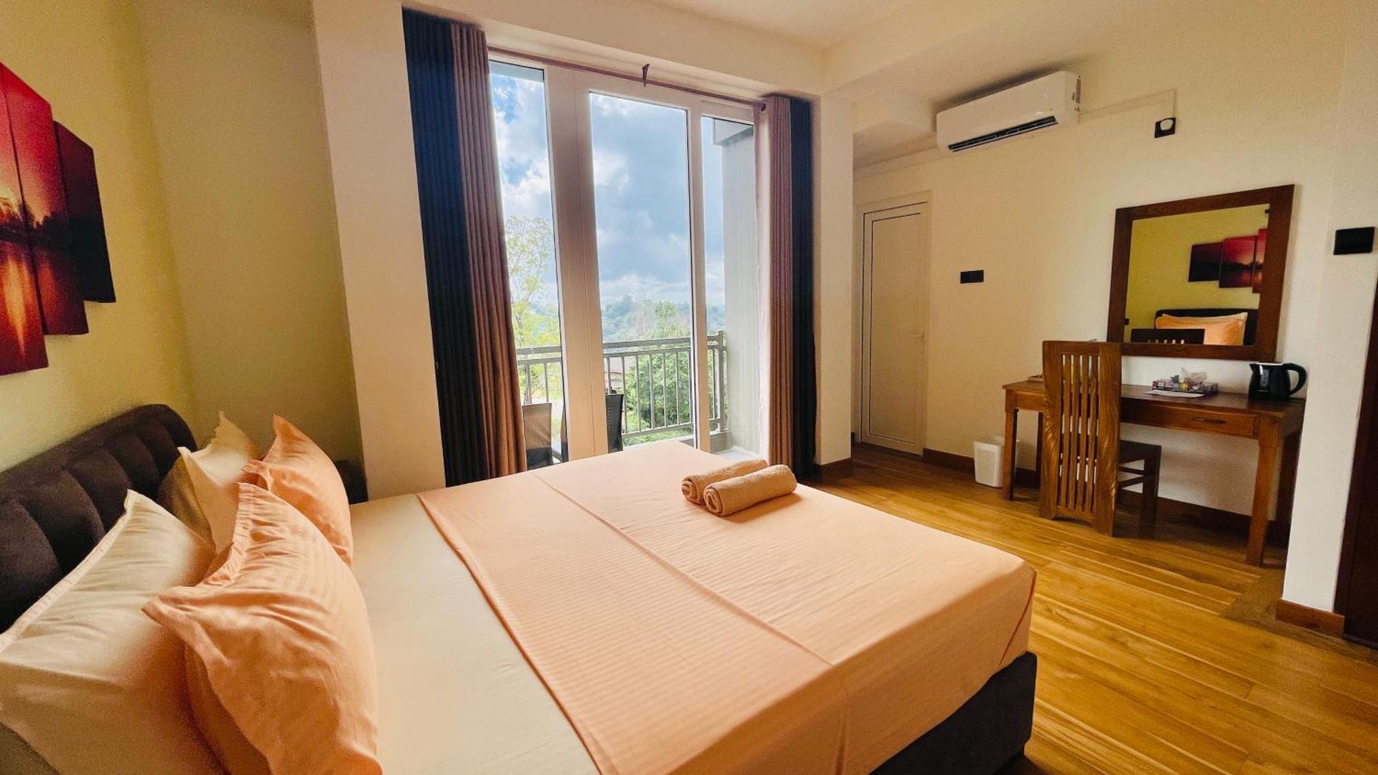 Sun Dove Suite Канди Экстерьер фото