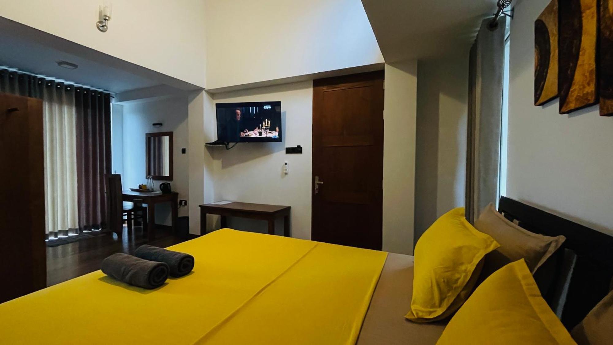 Sun Dove Suite Канди Экстерьер фото