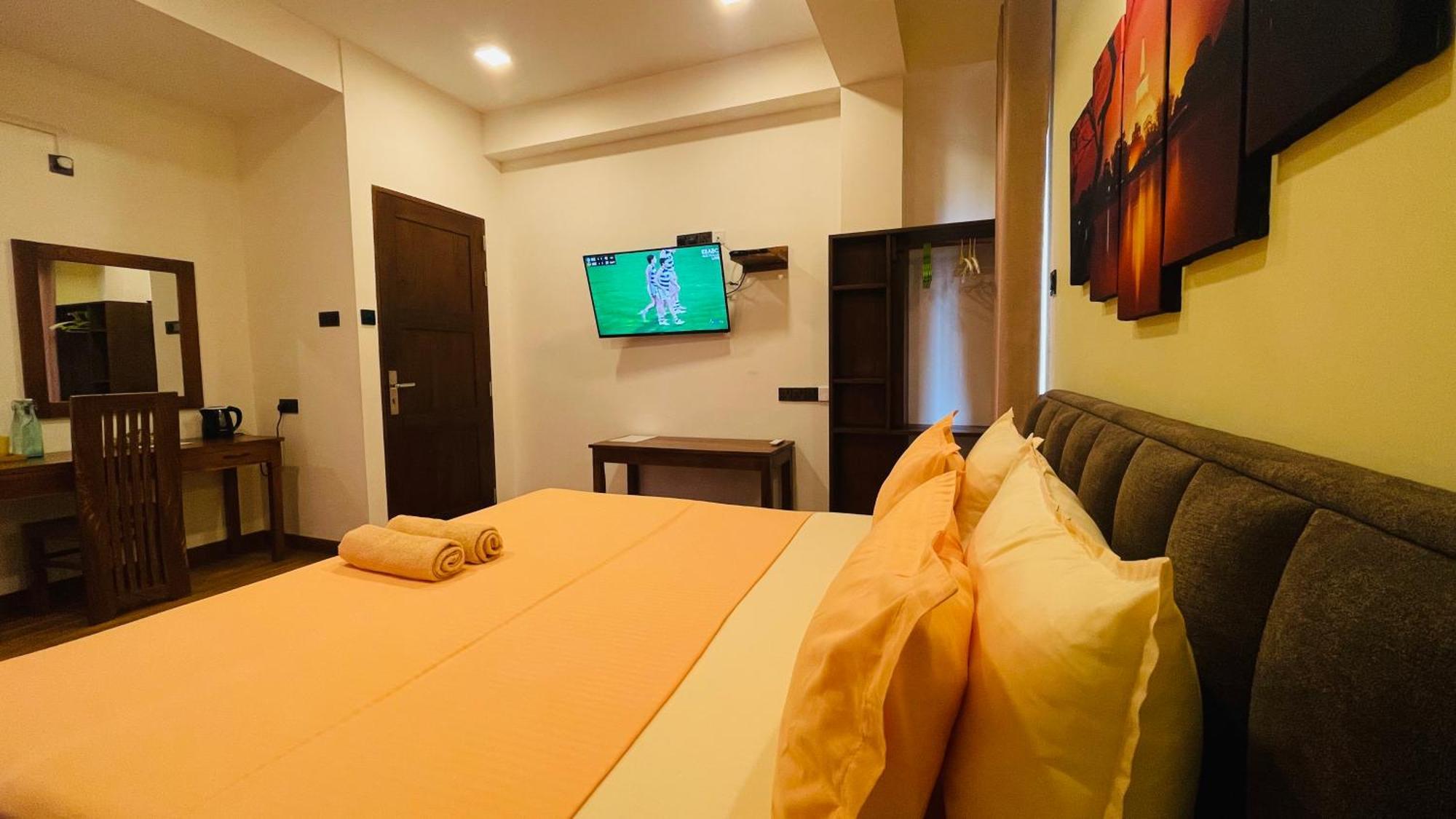 Sun Dove Suite Канди Экстерьер фото