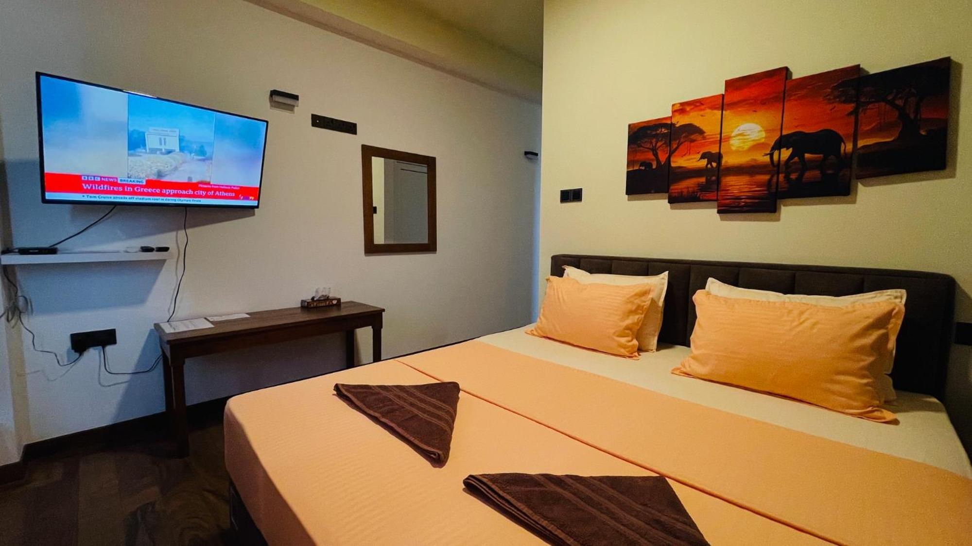 Sun Dove Suite Канди Экстерьер фото